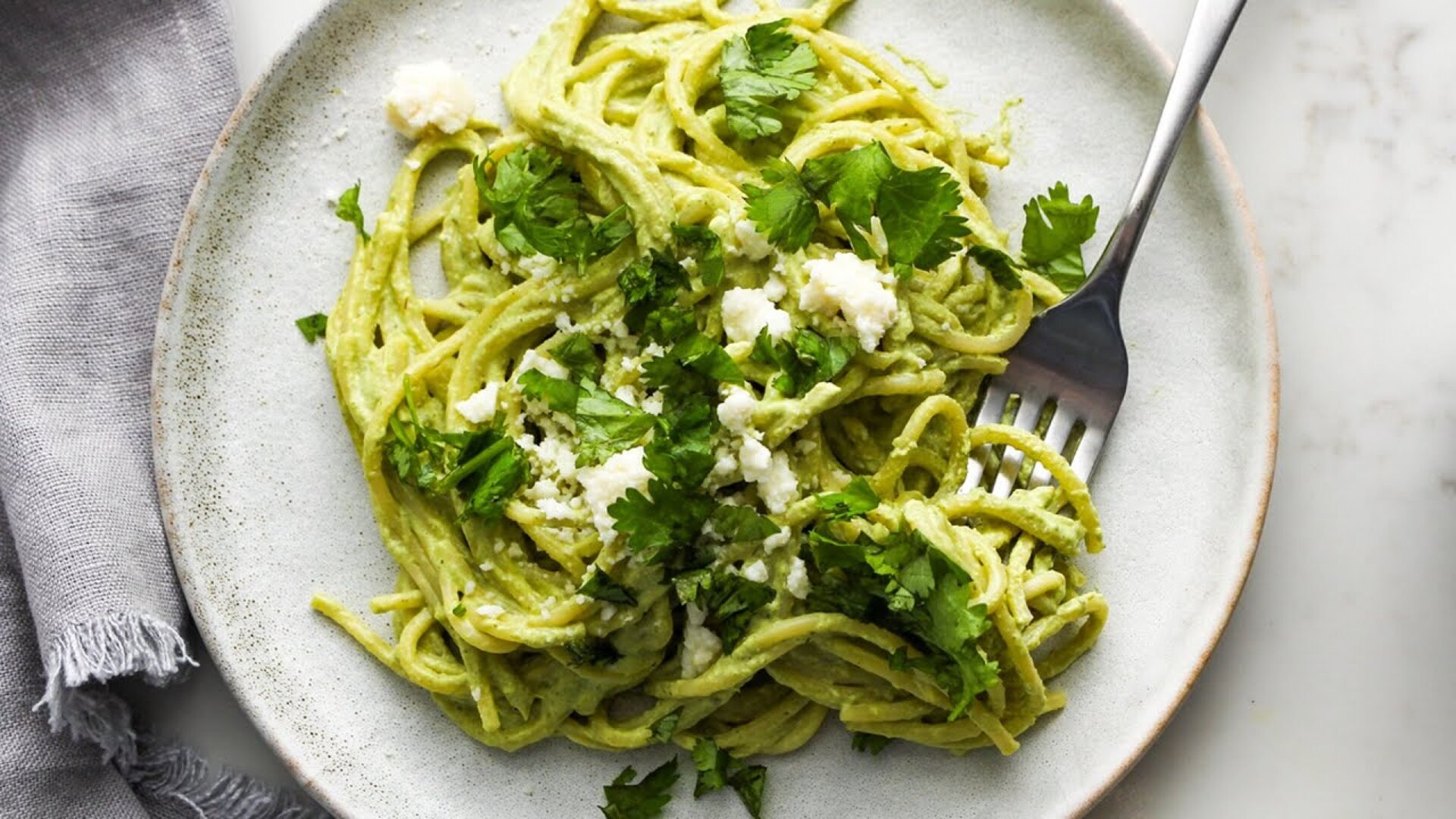 Video thumbnail for Espagueti Verde (Mexican Green Spaghetti) Recipe