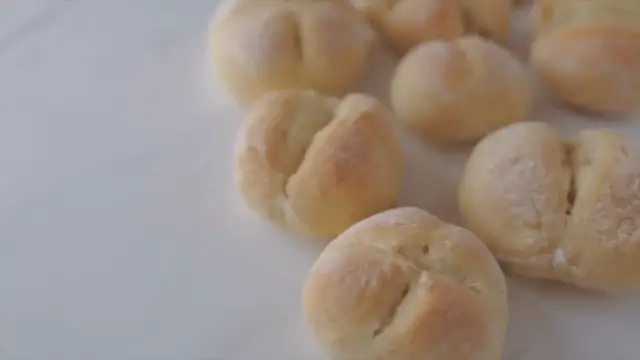 Video thumbnail for How to Make Perfect Parker House Rolls