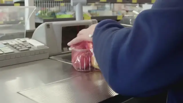 'Video thumbnail for Big Signs These Popular Grocery Stores Are Going To Discontinue Items'