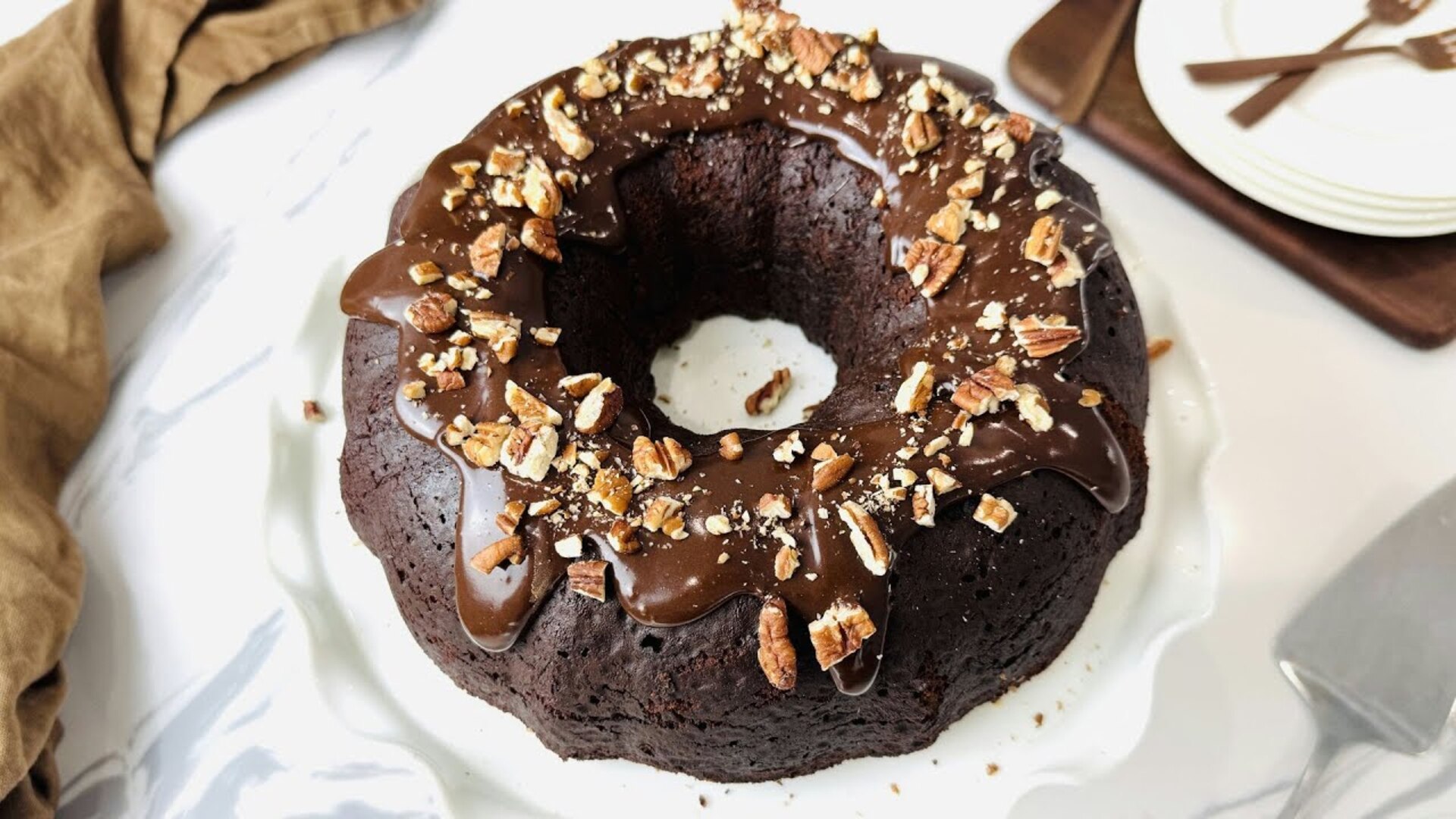 Video thumbnail for Old-Fashioned Tunnel Of Fudge Cake Recipe