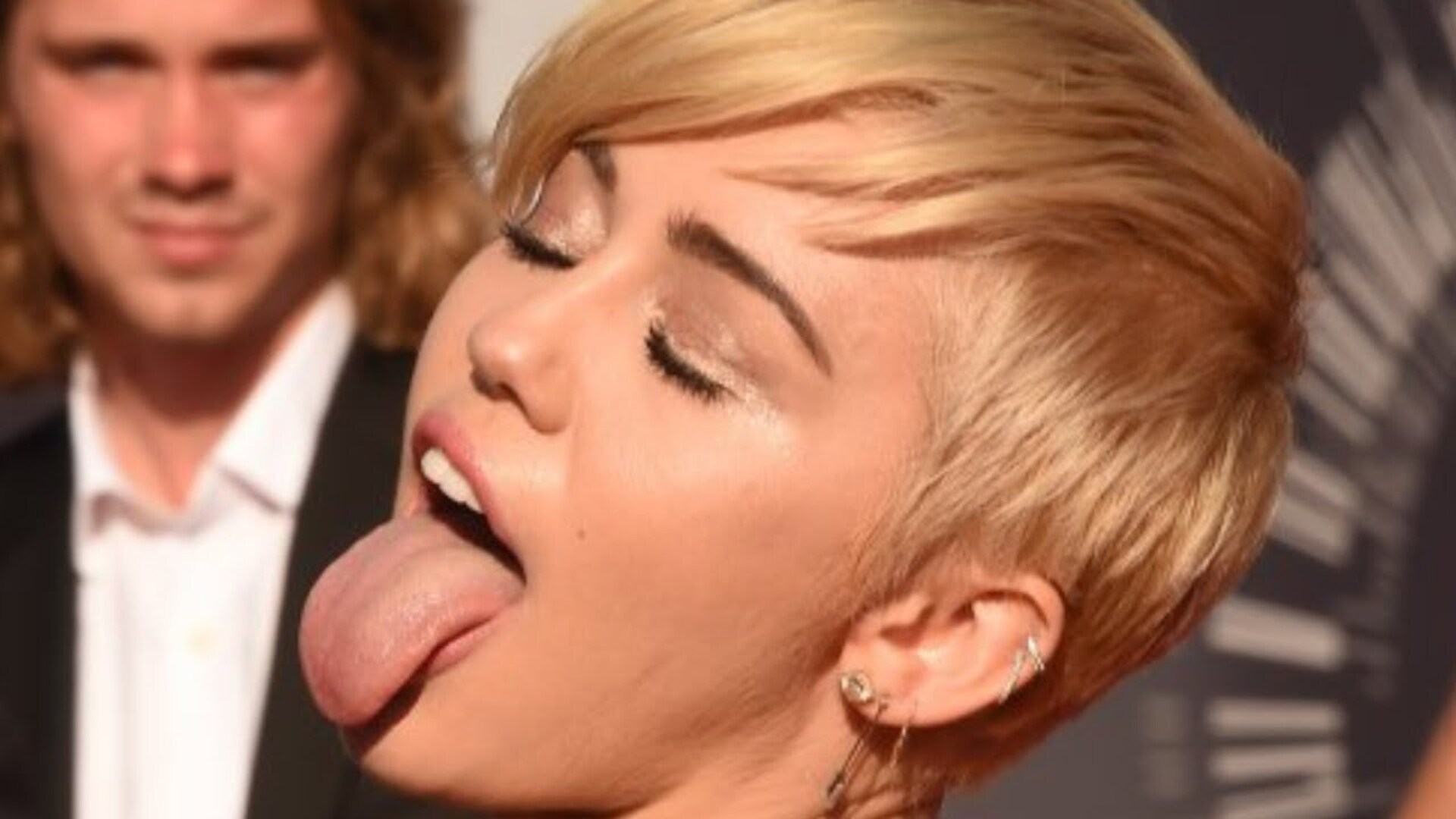 Video thumbnail for Gross Things Celebs Got Caught Doing In Public