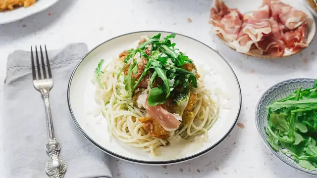 'Video thumbnail for Bring Cheesecake Factory Home With This Chicken Bellagio Recipe'