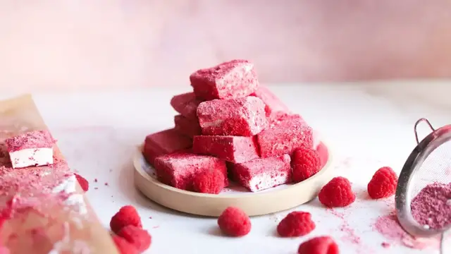 Video thumbnail for Homemade Raspberry Marshmallows Recipe