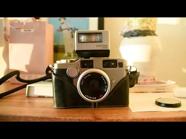 'Video thumbnail for How to Load the Contax G2'