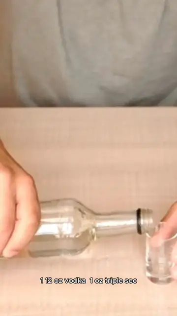 Video thumbnail for cosmopolitan cocktail recipe