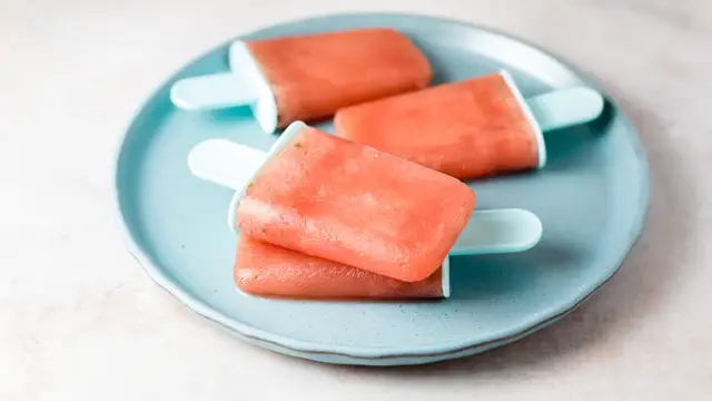 Video thumbnail for Kid-Friendly Watermelon Mojito Popsicles Recipe
