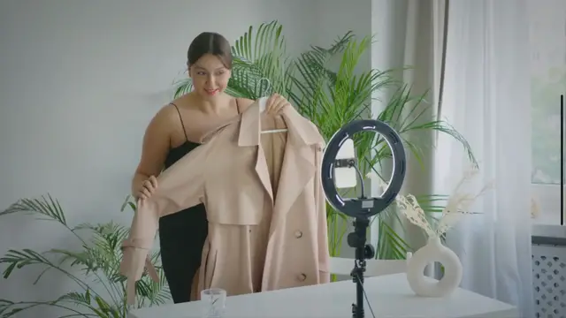 Video thumbnail for Side Hustle 101: A Guide to Starting Your Own Business on the Side