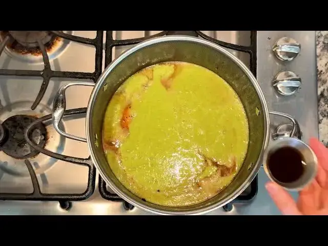 'Video thumbnail for High Protein Zucchini Broccoli Chicken Soup with Greek Yogurt 720p 24fps'