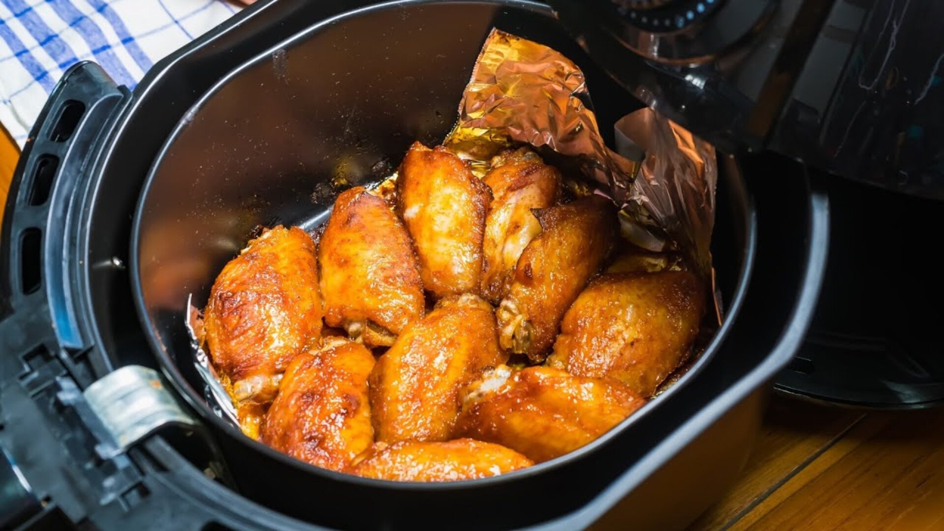 Video thumbnail for Mistakes Everyone Makes Cooking Frozen Food In The Air Fryer