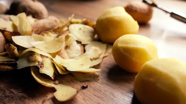 'Video thumbnail for Everybody Makes These Mistakes When Cooking Scalloped Potatoes'