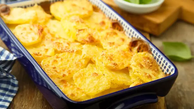 'Video thumbnail for Everybody Makes These Mistakes When Cooking Scalloped Potatoes'