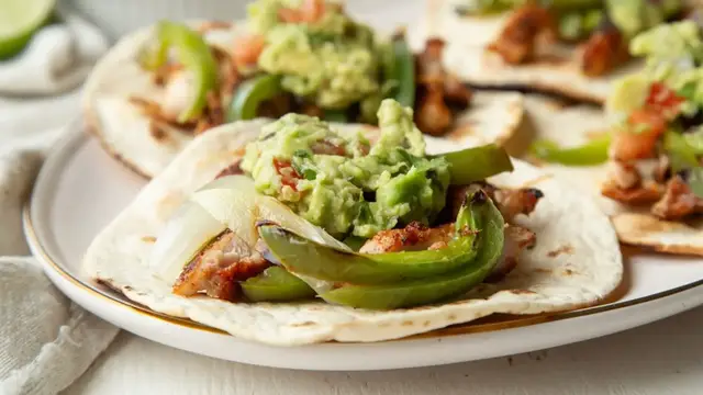 Video thumbnail for This All-On-The-Grill Chicken Fajita Recipe Is Perfect For Cookouts