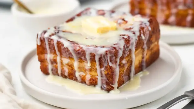 Video thumbnail for Hong Kong-Style Stuffed French Toast Recipe