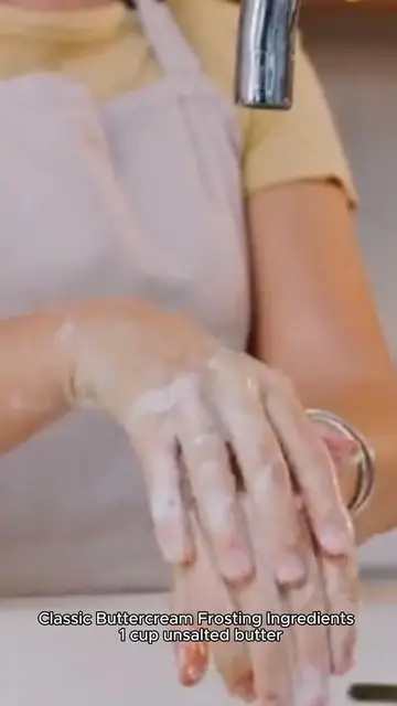 Video thumbnail for cake frosting recipe