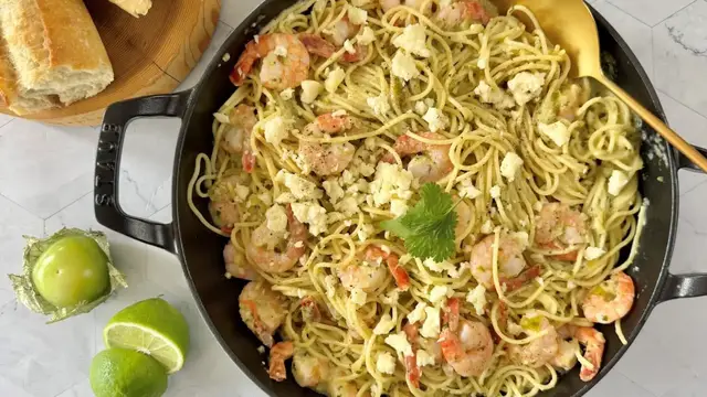 'Video thumbnail for Garlic Prawn And Tomatillo Pasta Recipe'