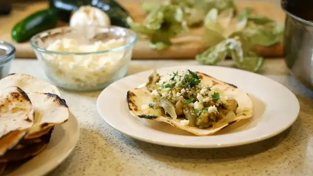 'Video thumbnail for These Chicken Verde Tacos Are Zesty And Simple To Make'