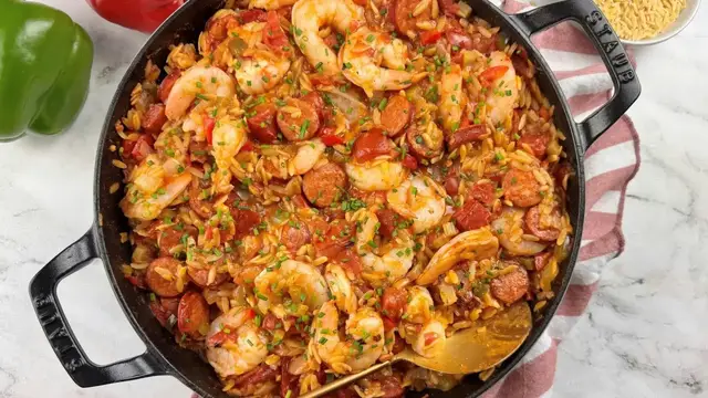 Video thumbnail for Copycat Red Lobster's Shrimp & Sausage Jambalaya With A Kick