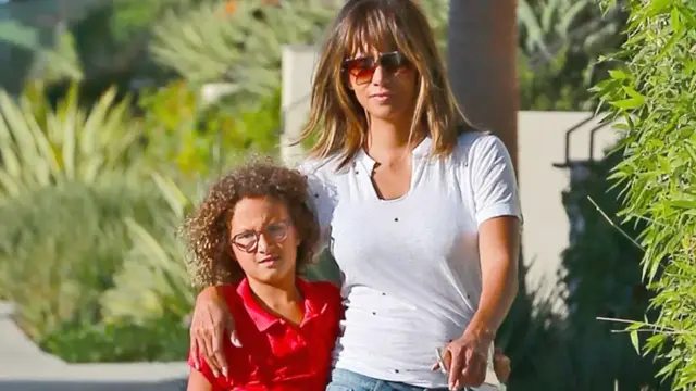 'Video thumbnail for Halle Berry's Daughter Doesn't Look Like This Anymore'