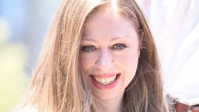 'Video thumbnail for Chelsea Clinton's Transformation Is Seriously Turning Heads'