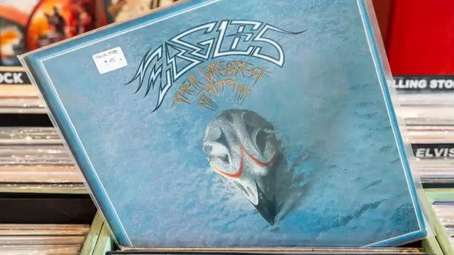 Video thumbnail for 10 Vinyls Every '70s Diehard Should Already Own