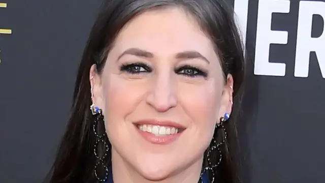 'Video thumbnail for The Iconic Big Bang Theory Scene That Was Difficult For Mayim Bialik To Film'