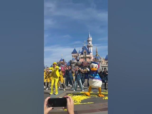 Video thumbnail for Savannah Bananas - Hey Baby!