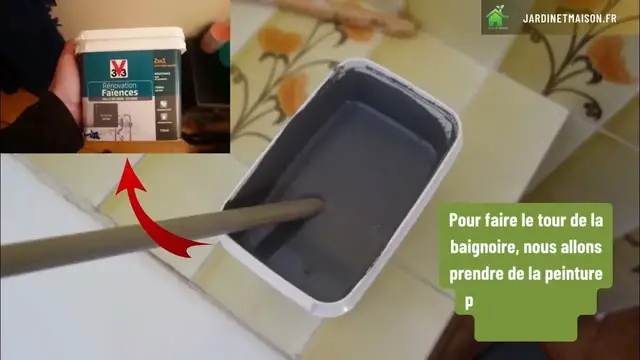 'Video thumbnail for Comment rénover une salle de bain des années 70 avec des dalles Dumawall'