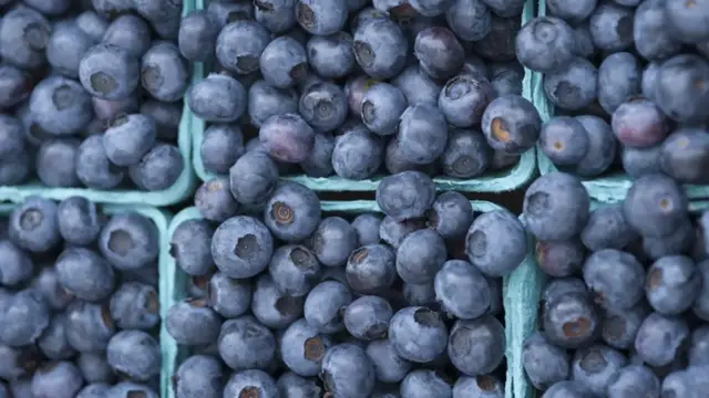 Video thumbnail for This Fresh Blueberry Myth Isn't Actually True