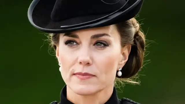 Video thumbnail for Here's What Kate Middleton Inherited From Queen Elizabeth