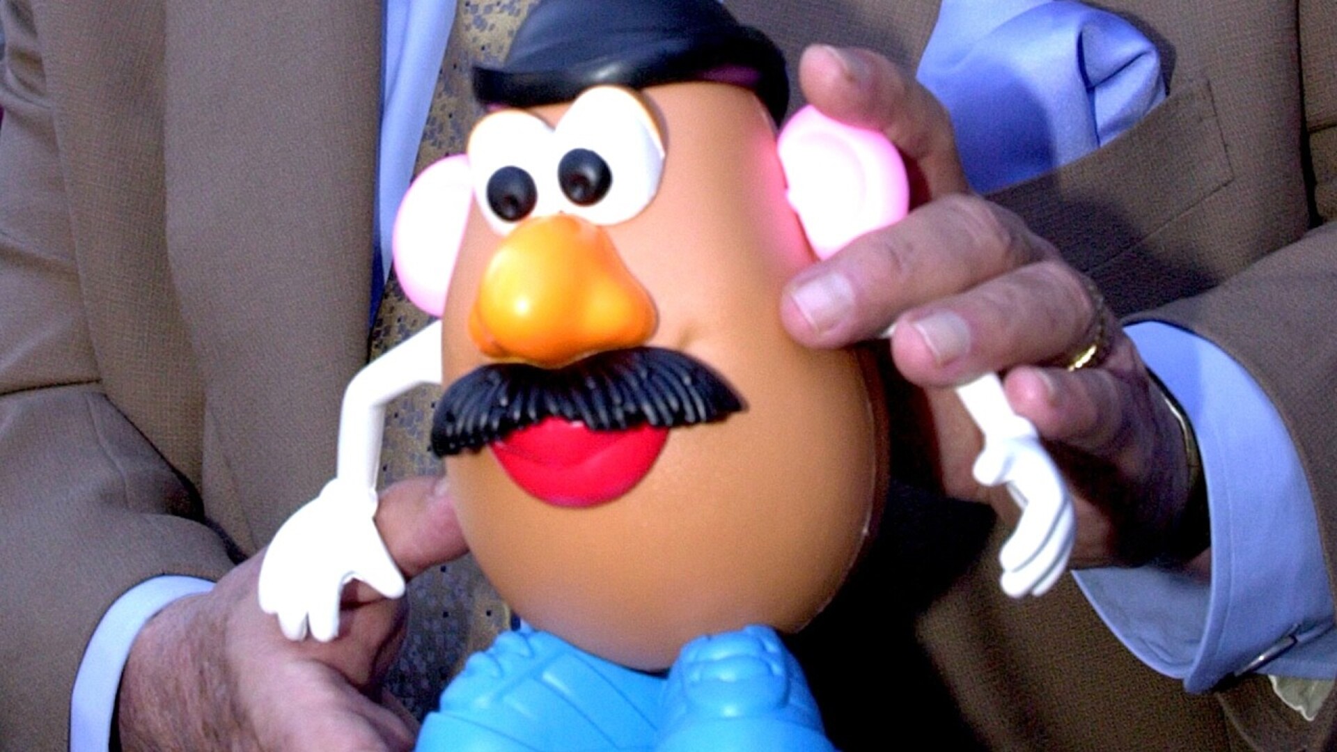 Video thumbnail for The Biggest Christmas Toy Crazes Of All Time