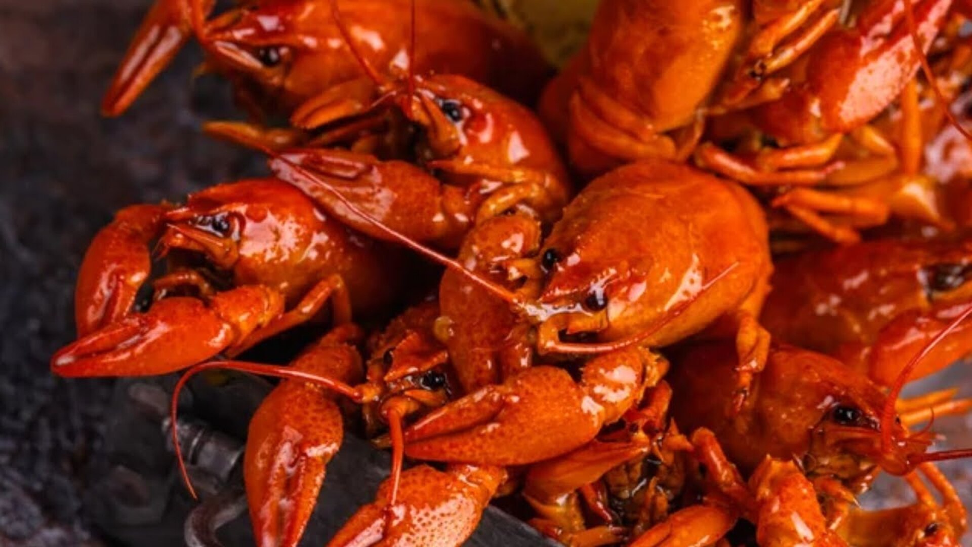 Video thumbnail for What Are Crawfish And How Do You Eat Them?