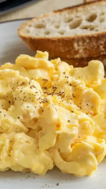 Video thumbnail for This Scrambled Egg Method Takes Only A Minute