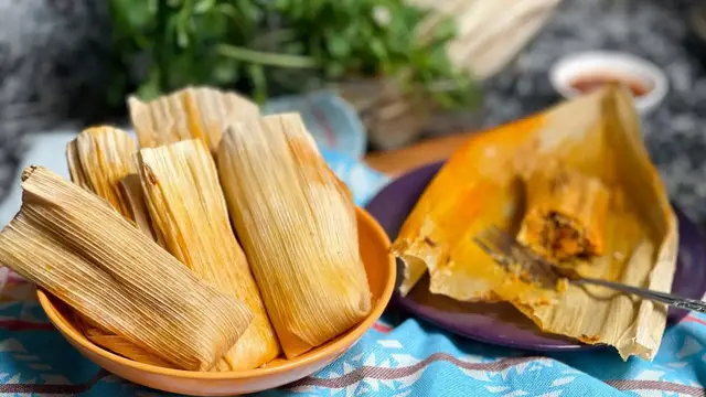 Video thumbnail for Adobo Chile And Cheddar Vegetarian Tamales Recipe