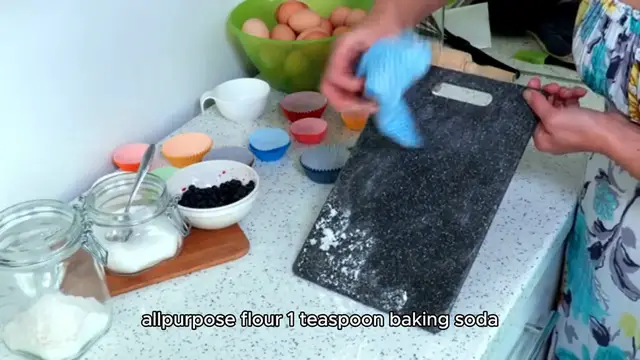 Video thumbnail for Hummingbird Cake Recipe