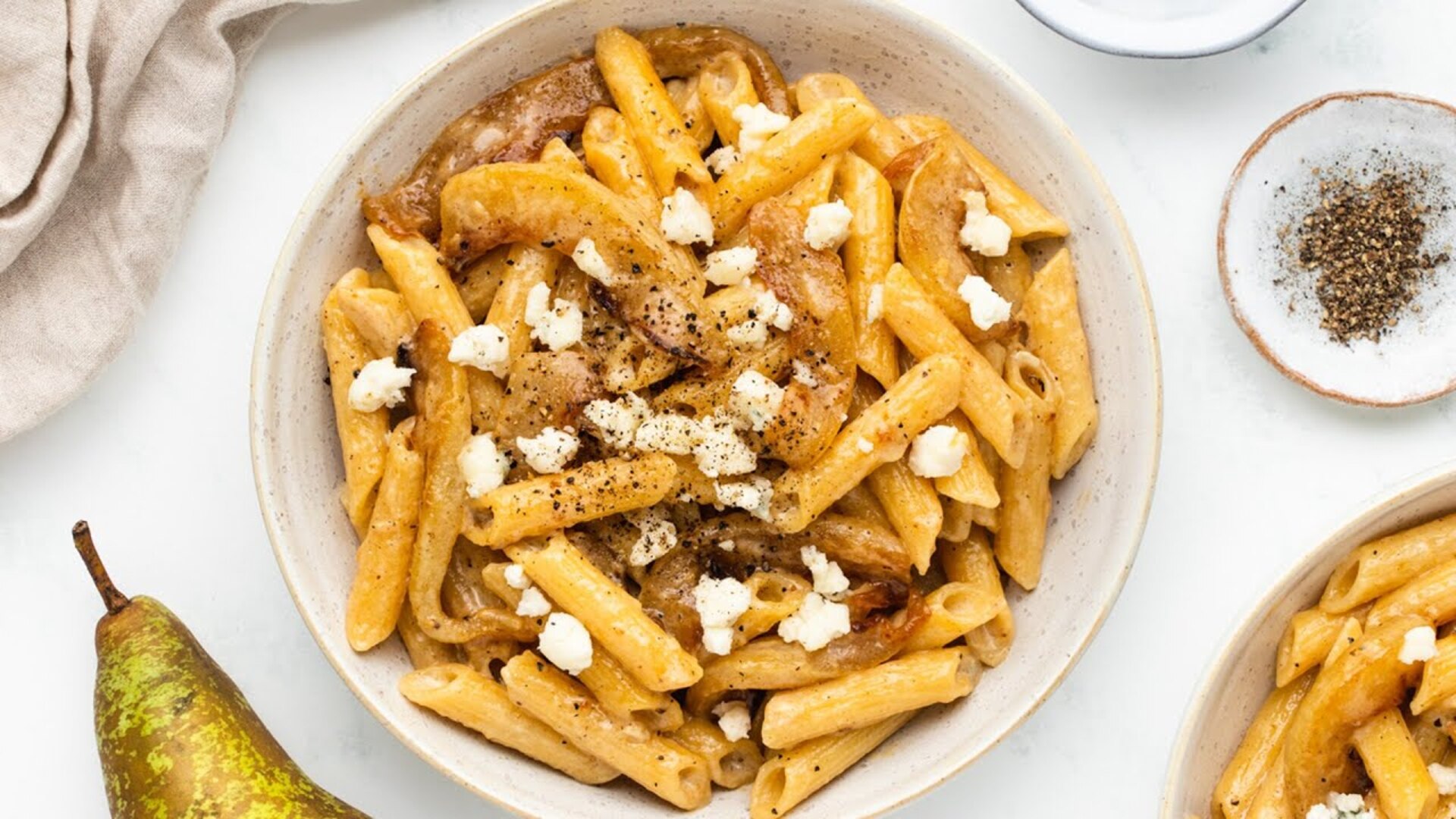 Video thumbnail for Pear And Gorgonzola Penne Pasta Recipe