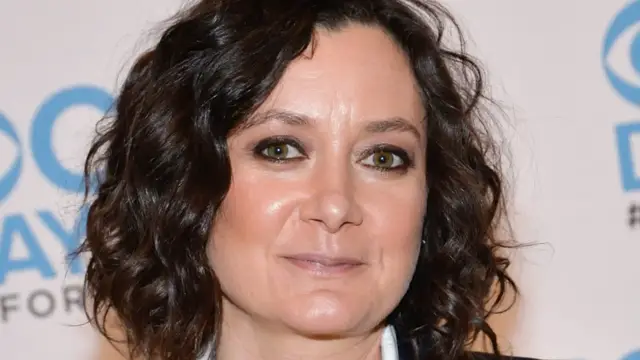 'Video thumbnail for Sara Gilbert's Stunning Transformation Is Turning Heads'