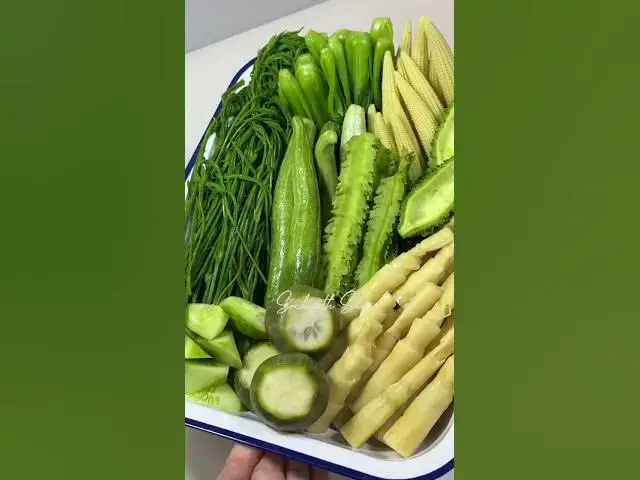 Video thumbnail for Simple Cambodian Dishes at Home | របៀបបុកទឹកគ្រឿងអោយមានរស់ជាតិឆ្ងាញ់