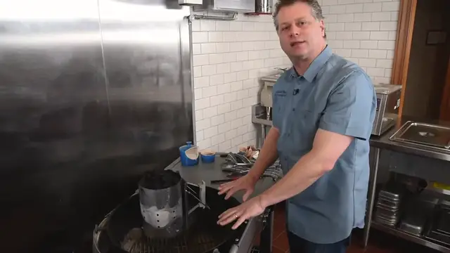 Video thumbnail for How to Prepare Your Charcoal Grill(720P HD)