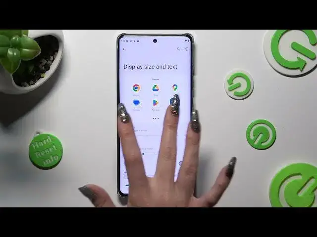 'Video thumbnail for How to Adjust Size of Text in Motorola Edge X40 - Resize Font'