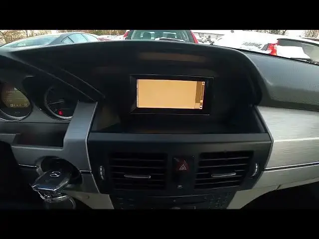 Video thumbnail for How to Find Points of Interest in Navigation in Mercedes GLK Off-roader ( 2008 – 2011 )