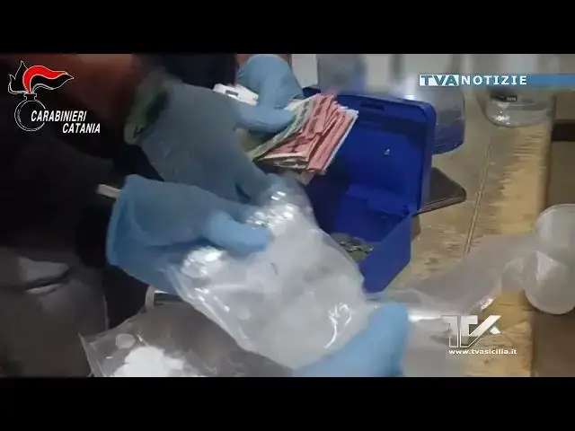 'Video thumbnail for Catania, blitz dei Carabinieri a San Cristoforo: arrestati due uomini per spaccio'