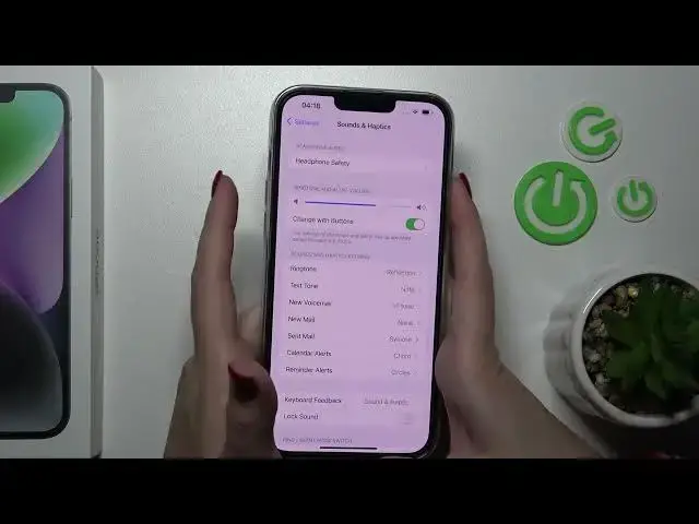 'Video thumbnail for How to Unmute Ringtone on iPhone 14 Plus'