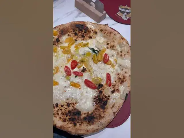 Video thumbnail for L’antica pizzeria Da Michele a #Padova 🍕 #Pizza #Food
