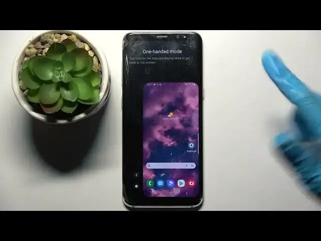 Video thumbnail for How to Enable One-Handed Mode in SAMSUNG Galaxy S8 – One-Handed Feature
