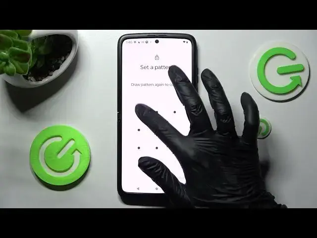 Video thumbnail for MOTOROLA RAZR 2022 - How To Add Screen Lock
