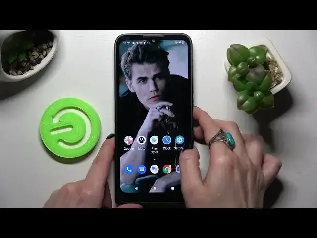 'Video thumbnail for How to Set Up Face Unlock on MOTOROLA Defy - Add Face Unlock'