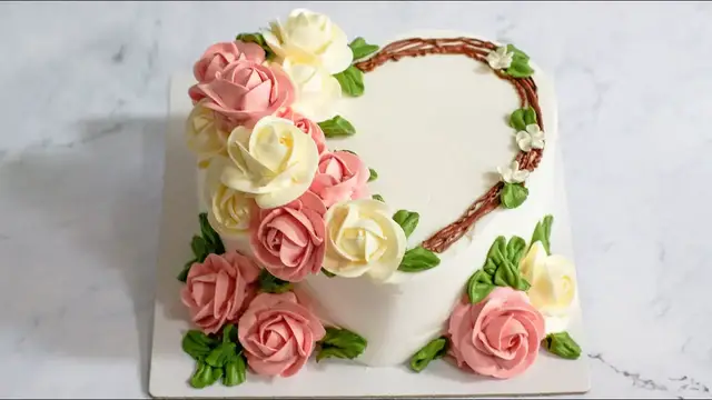 'Video thumbnail for Beautiful flowers on heart birthday cake | Délicieux Pie | Shot on iPhone'