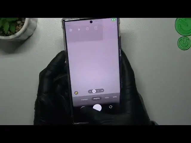 Video thumbnail for How to Take Burst Shot on Samsung Galaxy S23 Ultra - Take Series of Pictures