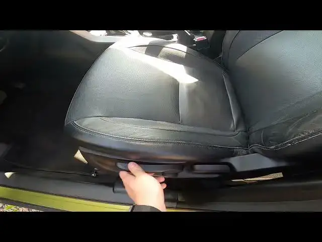 'Video thumbnail for How to Change Seat Position in Suzuki SX4 II ( 2013 – 2021 ) - Adjust Seat Position'
