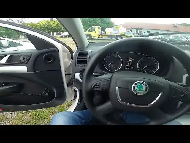 'Video thumbnail for How to Unlock the Hood in Skoda Octavia II ( 2004 – 2013 ) - Open Bonnet by Lever'